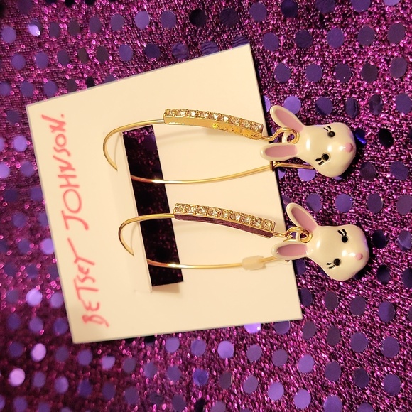 Betsey Johnson bunny 🐰 dangle BNWT - Picture 1 of 4